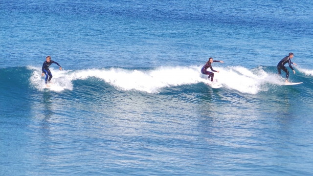 Intenta hacer surf